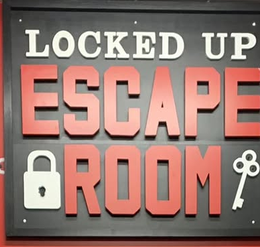 Locked Up Escape Room bord met hangslot en sleutel, samenwerking met Belimi